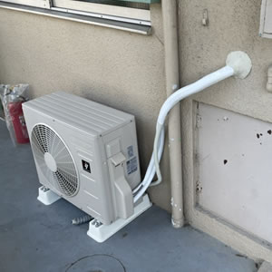 エアコン設置工事(AY-N22N-W シャープ プラズマクラスター N-Nシリーズ)室外機床置き設置2台分(神奈川県川崎市多摩区)